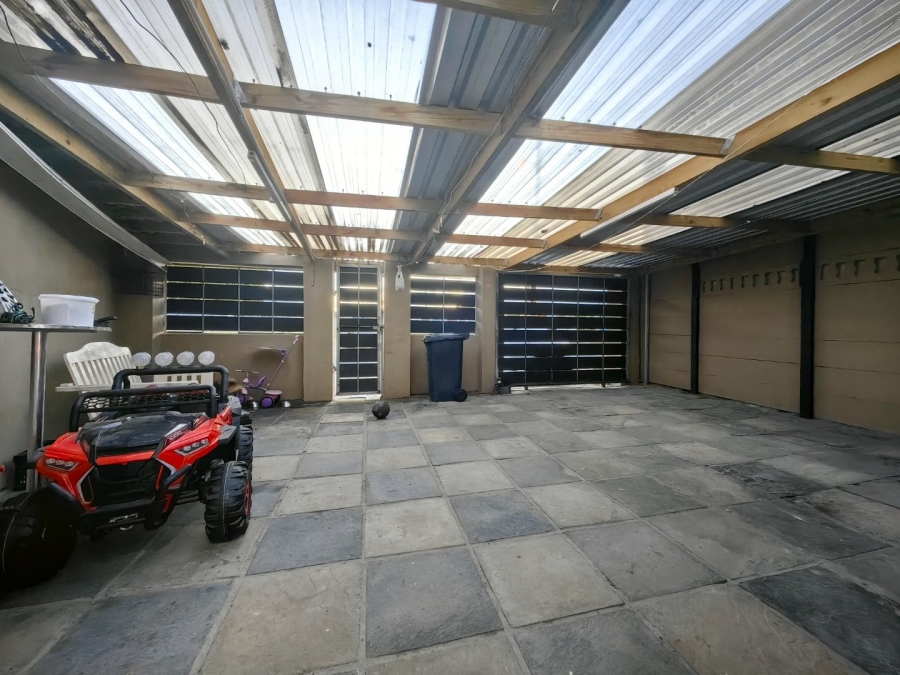 3 Bedroom Property for Sale in Steenberg Western Cape